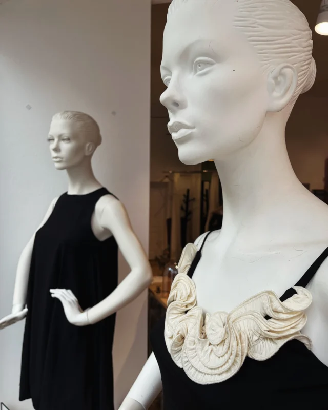 #new 

Ihr seid auf der Suche nach Kleidern? #dann schaut vorbei 💕
Kleid 99,95
Kleid 149,00

#summerdress #sommerkleid #partyoutfit #kleid #wow #blackdress #herford #konfikleid #hochzeit #konfi