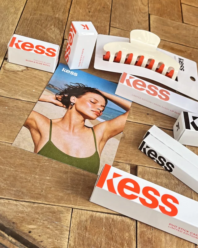 Limited Edition 🧡

#neu #makeup #daily #look #wow #blush #orange #lipgloss #kess #limitededition #shopnow